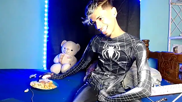 Snapshot of Alexx_1214 chatting on November 2025 12:03:01 AM Alexx 1214 online show from November 2025 12:03:01 AM