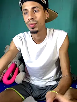 Snapshot of Alexx_1214 chatting on September 2025 01:08:01 AM Alexx 1214 online show from September 2025 01:08:01 AM