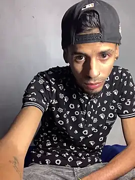 Snapshot of Alexx_1214 chatting on September 2025 02:23:01 AM Alexx 1214 online show from September 2025 02:23:01 AM