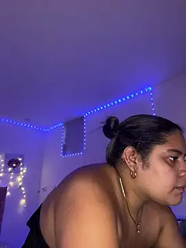 Snapshot of Anabelle_00_ chatting on May 2026 09:32:01 PM Anabelle 00 online show from May 2026 09:32:01 PM