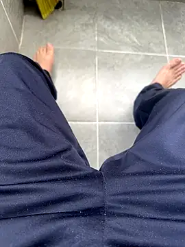 LAZ3R1 online show from November 2025 12:54:02 PM