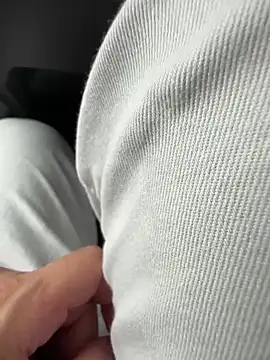 LAZ3R1 online show from October 2025 10:25:01 AM