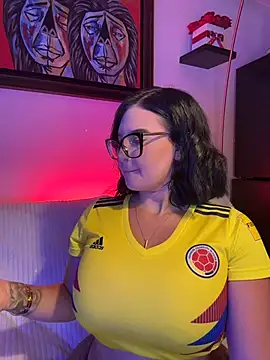 GabyMejiaa online show from November 2025 10:47:01 PM