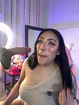 ashlynnlowe  online show from April 2026 10:44:01 PM