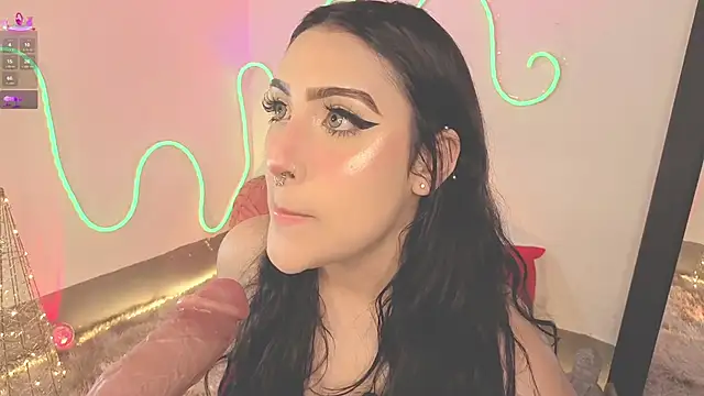 ashlynnlowe  online show from December 2025 07:17:01 PM