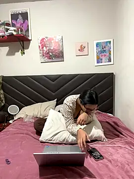 Snapshot of Afroditanamoraix chatting on September 2025 01:49:01 AM Afroditanamoraix online show from September 2025 01:49:01 AM