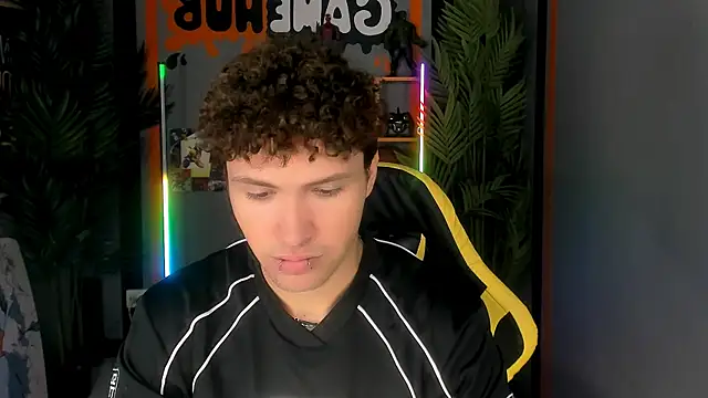 JonnyDarka online show from November 2025 08:25:02 AM