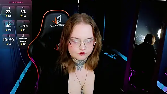 Alice Linger online show from September 2025 03:34:02 PM