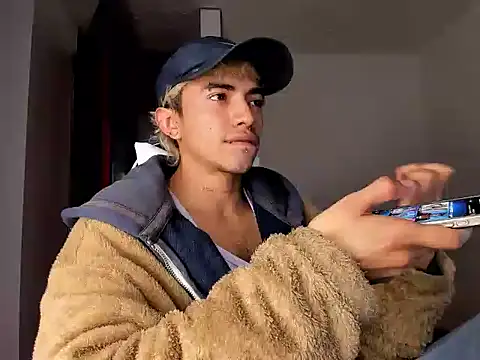 Snapshot of guynextdo0r chatting on September 2025 06:14:02 PM guynextdo0r online show from September 2025 06:14:02 PM