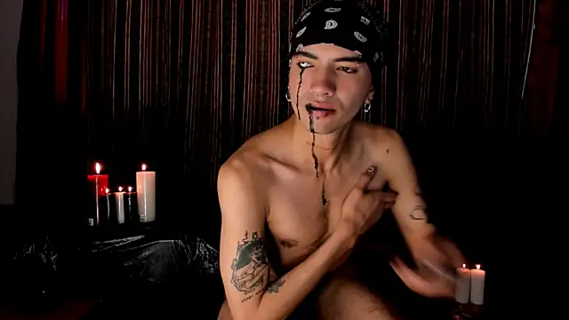 Snapshot of guynextdo0r chatting on October 2025 09:22:01 PM guynextdo0r online show from October 2025 09:22:01 PM