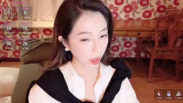 miss-lin online show from December 2025 01:04:02 PM