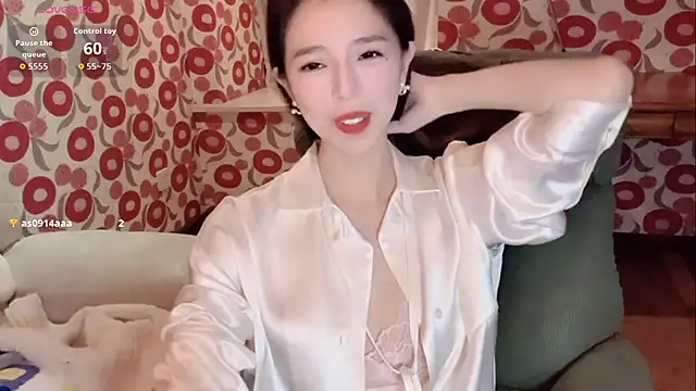 miss-lin online show from December 2025 01:32:01 PM