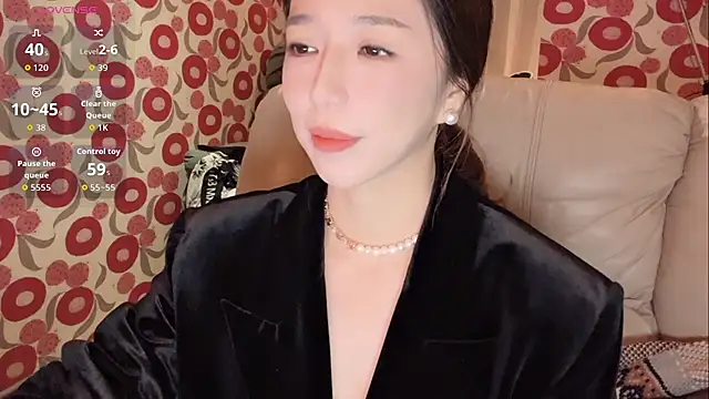 miss-lin online show from October 2025 12:48:02 PM