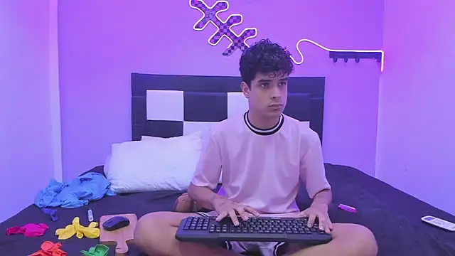 Lucky boys  X online show from January 2026 06:36:01 PM