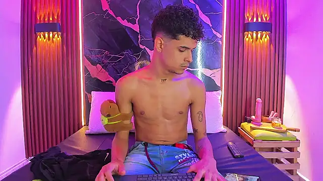 Lucky boys  X online show from November 2025 02:00:02 PM