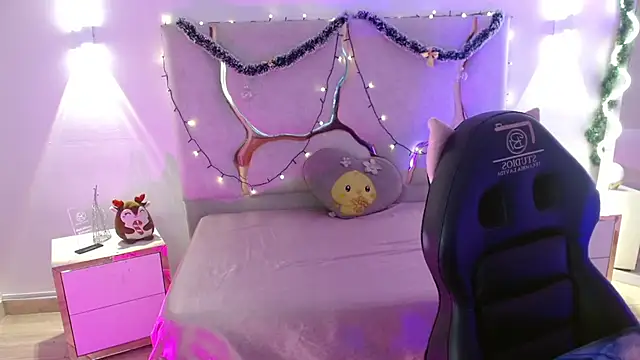 Snapshot of Miagates_tay chatting on December 2025 08:14:01 PM Miagates tay online show from December 2025 08:14:01 PM