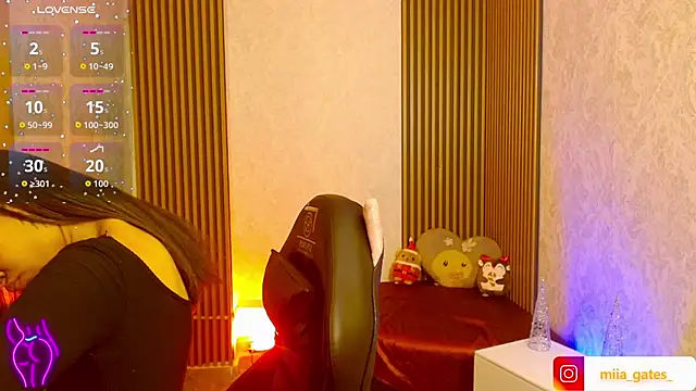 Snapshot of Miagates_tay chatting on November 2025 02:48:02 AM Miagates tay online show from November 2025 02:48:02 AM