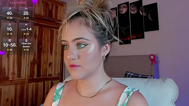 MaryMoon  online show from September 2025 09:22:02 PM