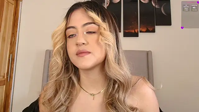 MaryMoon  online show from December 2025 06:01:02 PM