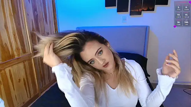 Snapshot of MaryMoon_ chatting on October 2025 12:55:02 AM MaryMoon online show from October 2025 12:55:02 AM