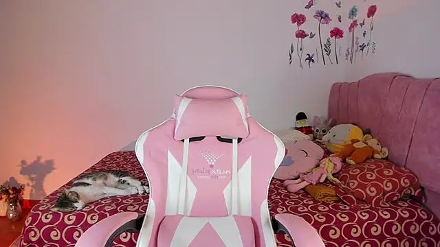 maddy parker   online show from June 2026 09:37:02 PM
