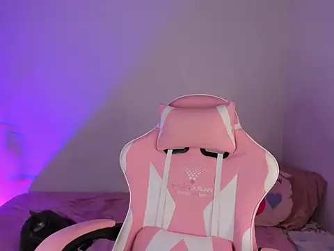 maddy parker   online show from January 2026 01:01:01 AM