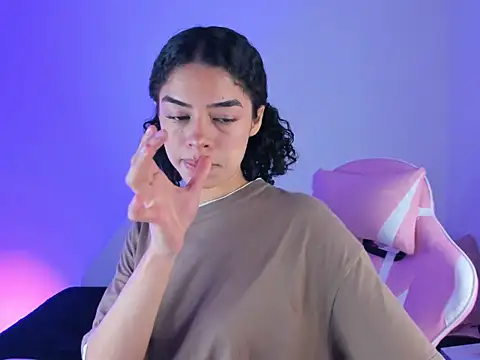 Snapshot of maddy_parker__ chatting on November 2025 07:35:01 PM maddy parker online show from November 2025 07:35:01 PM