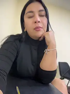 IrisDuvall online show from April 2026 11:31:01 PM