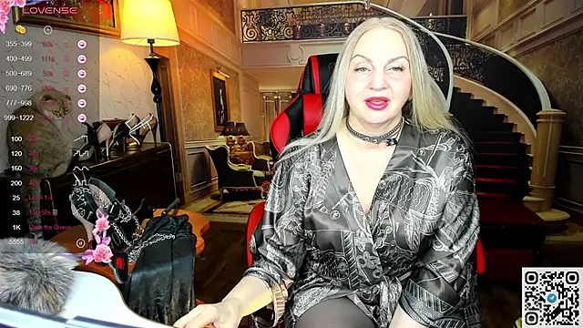 Nina Devillle online show from February 2026 11:38:01 PM