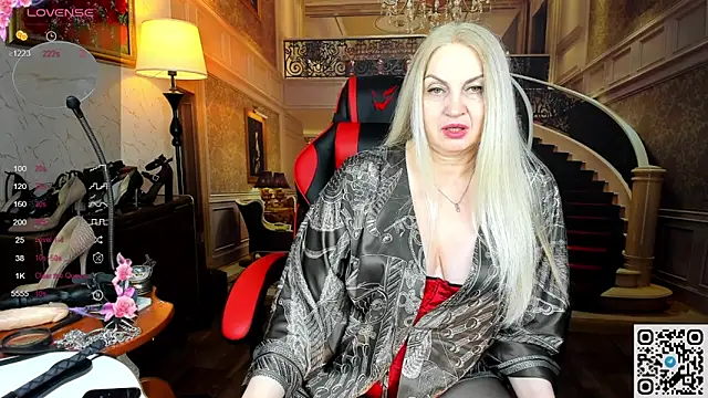 Nina Devillle online show from May 2026 03:06:01 AM