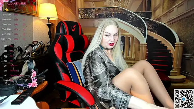 Nina Devillle online show from April 2026 02:51:01 AM