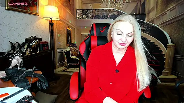 Nina Devillle online show from February 2026 11:35:02 PM