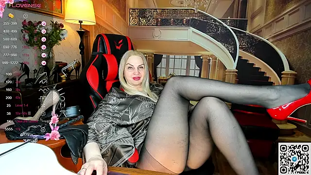 Nina Devillle online show from March 2026 10:43:02 PM