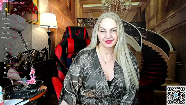 Nina Devillle online show from May 2026 02:00:01 AM