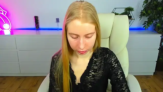 Alina Blonde online show from March 2026 06:35:01 AM