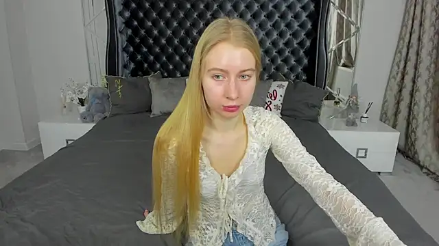 Alina Blonde online show from March 2026 06:40:01 AM