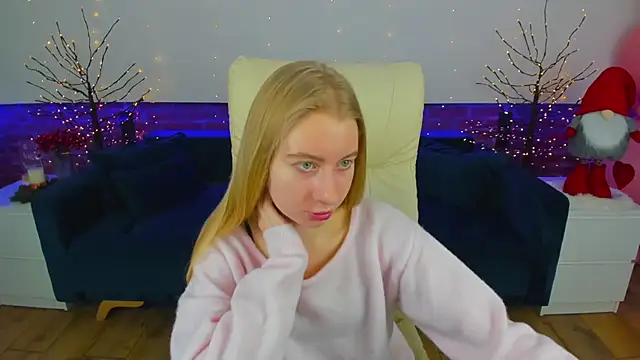 Snapshot of Alina_Blonde chatting on January 2026 06:39:02 AM Alina Blonde online show from January 2026 06:39:02 AM