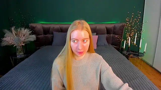 Snapshot of Alina_Blonde chatting on January 2026 06:39:01 AM Alina Blonde online show from January 2026 06:39:01 AM