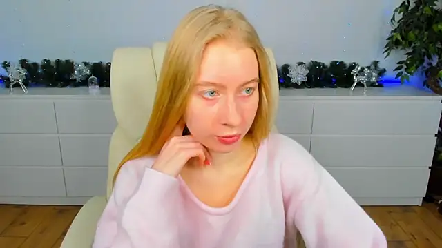 Snapshot of Alina_Blonde chatting on January 2026 06:28:01 AM Alina Blonde online show from January 2026 06:28:01 AM