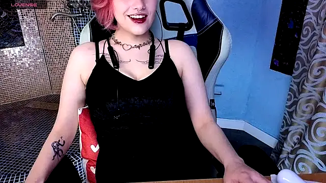 Eniferi online show from February 2026 06:16:01 PM