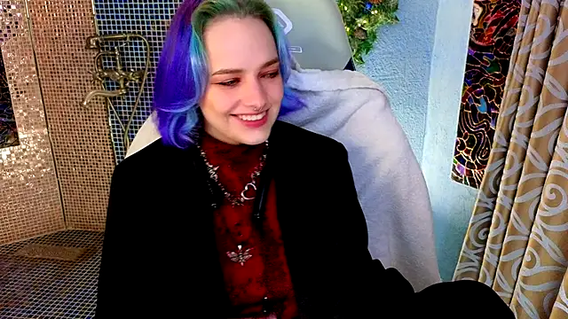 Eniferi online show from December 2025 09:09:02 PM