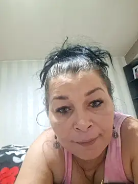 Soffy Skye online show from November 2025 05:52:02 PM