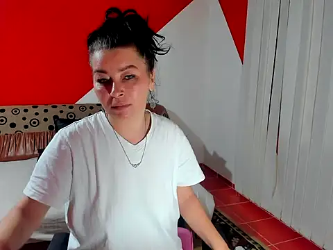 Soffy Skye online show from November 2025 03:43:01 AM