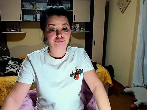 Snapshot of Soffy_Skye chatting on February 2026 03:47:01 AM Soffy Skye online show from February 2026 03:47:01 AM