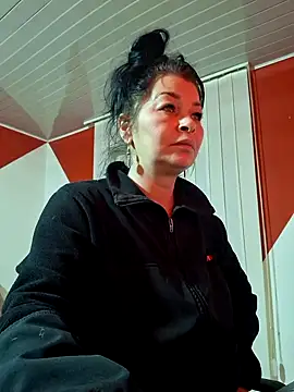 Soffy Skye online show from November 2025 07:56:01 AM