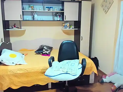 Snapshot of Soffy_Skye chatting on February 2026 06:19:01 PM Soffy Skye online show from February 2026 06:19:01 PM