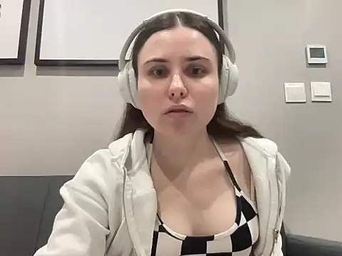 Olyshaa online show from July 2026 08:49:02 PM