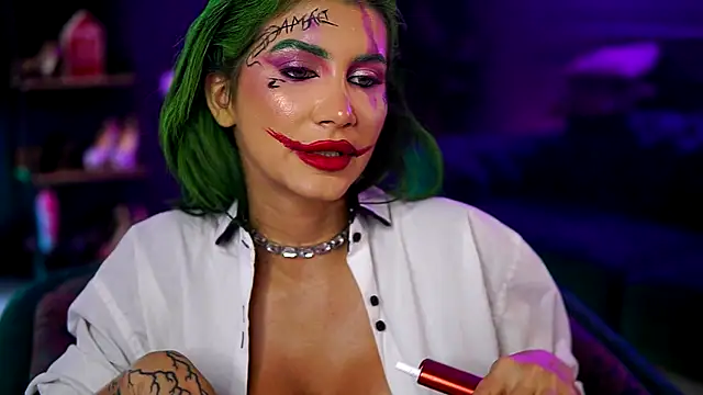 Snapshot of YuliaDesirevska chatting on October 2025 08:16:01 PM YuliaDesirevska online show from October 2025 08:16:01 PM