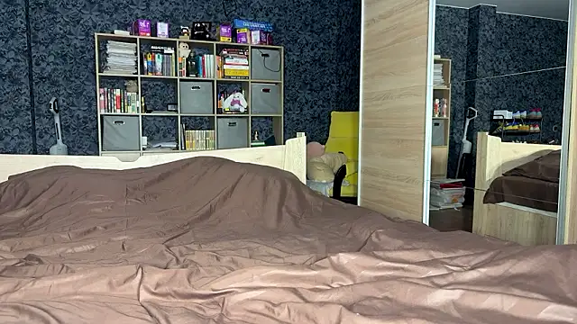 Snapshot of AzureEyes chatting on February 2026 02:30:02 PM AzureEyes online show from February 2026 02:30:02 PM