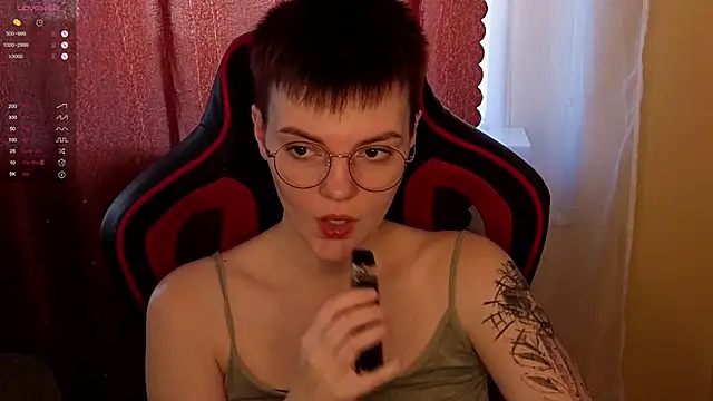 KrisNeal online show from October 2025 09:34:01 AM